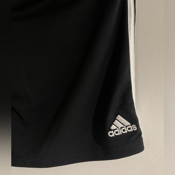 Brand New Adidas Basketball Shorts Black Size XL 18/20 - Picture 2 of 3